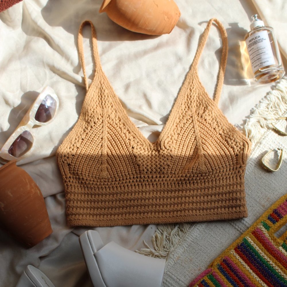 🚨LAST ONE// Peanut butter Crochet top - Picture 5 of 11